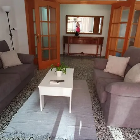 Central Market Living Apartment *