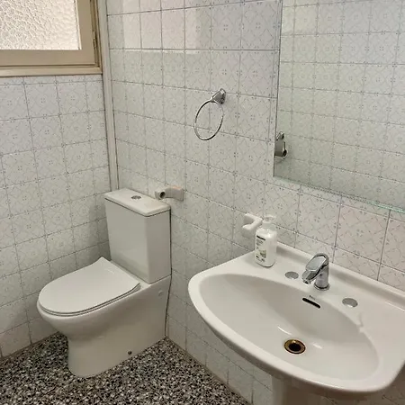 Central Market Living Apartment *